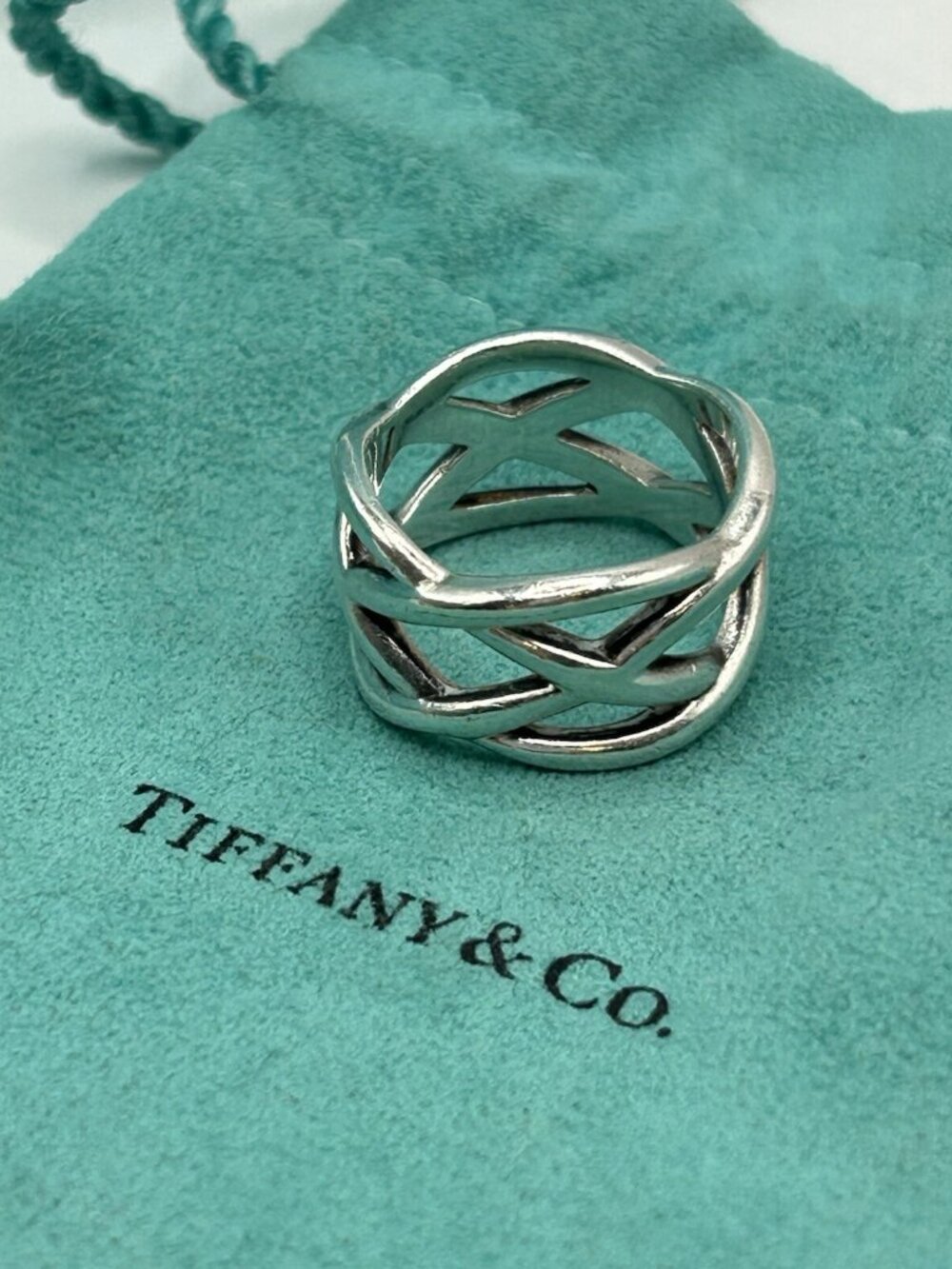 Tiffany and Co Sterling Silver Braided Criss Cross Band Ring Size 7 Celtic Knot - Picture 16 of 16